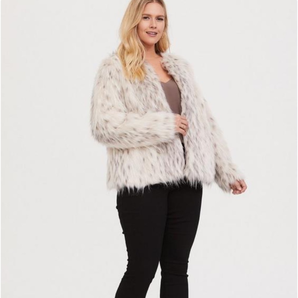 Beautiful Coat! Reposhed Because I Was Wishful Thinking And It Doesnt Fit Me Ha!